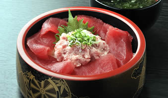 まぐろ丼